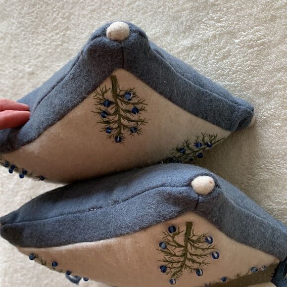 Vintage Set of 3 wool Costal Pillows felted Blue & Cream beaded embroidered - Picture 8 of 10